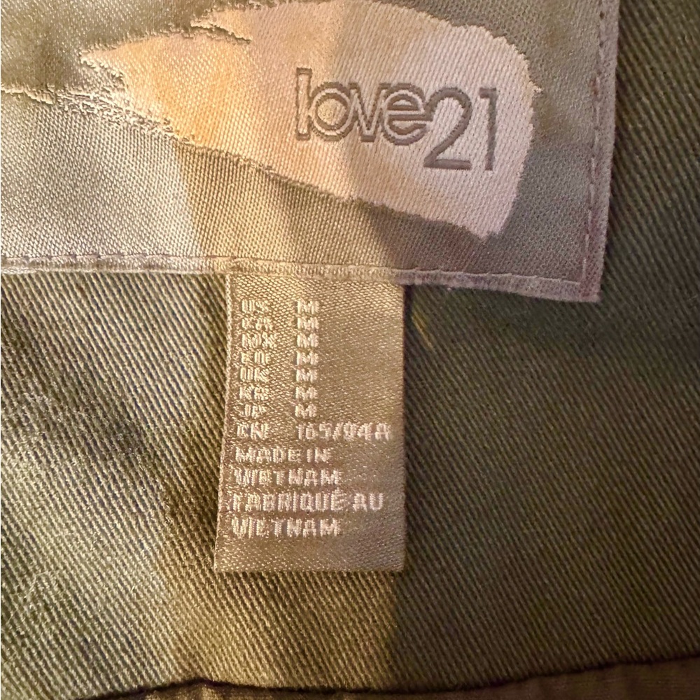 Forever 21 Sleeveless Vest w Hood - Olive size Medium - Picture 4 of 7